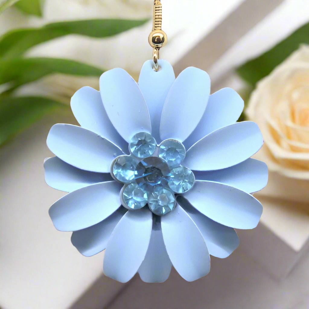 https://www.artistryjewelry.net/products/layered-petal-flower-earring