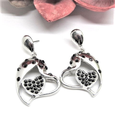https://www.artistryjewelry.net/products/double-crystal-heart-earrings