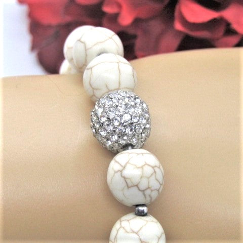 https://www.artistryjewelry.net/products/lovely-semi-precious-stone-bracelet