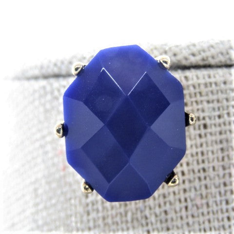 https://www.artistryjewelry.net/products/stunning-blue-studs