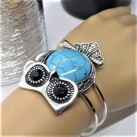 https://www.artistryjewelry.net/products/fantastic-owl-bracelet