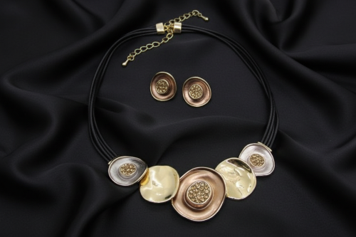 Wonderful Graduated Choker Set