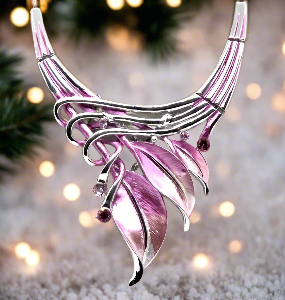 https://www.artistryjewelry.net/products/rhinestones-and-leaves-necklace-set