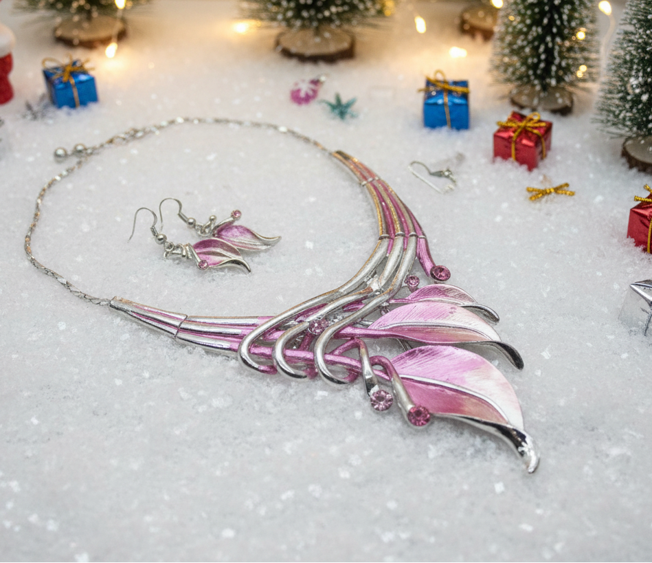 Rhinestones and Leaves Necklace Set