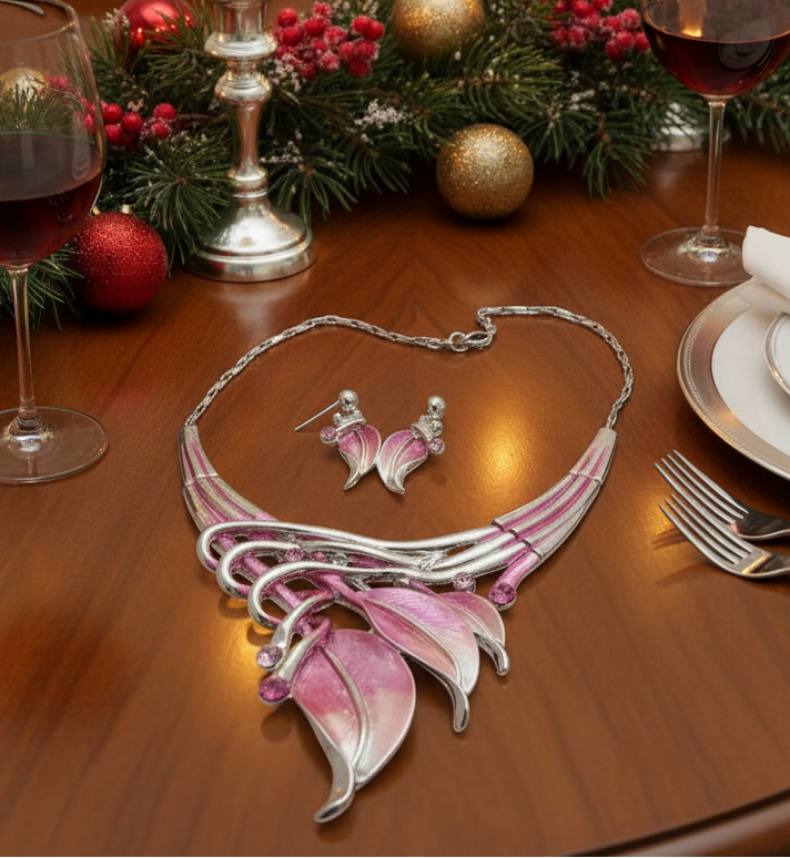 Rhinestones and Leaves Necklace Set