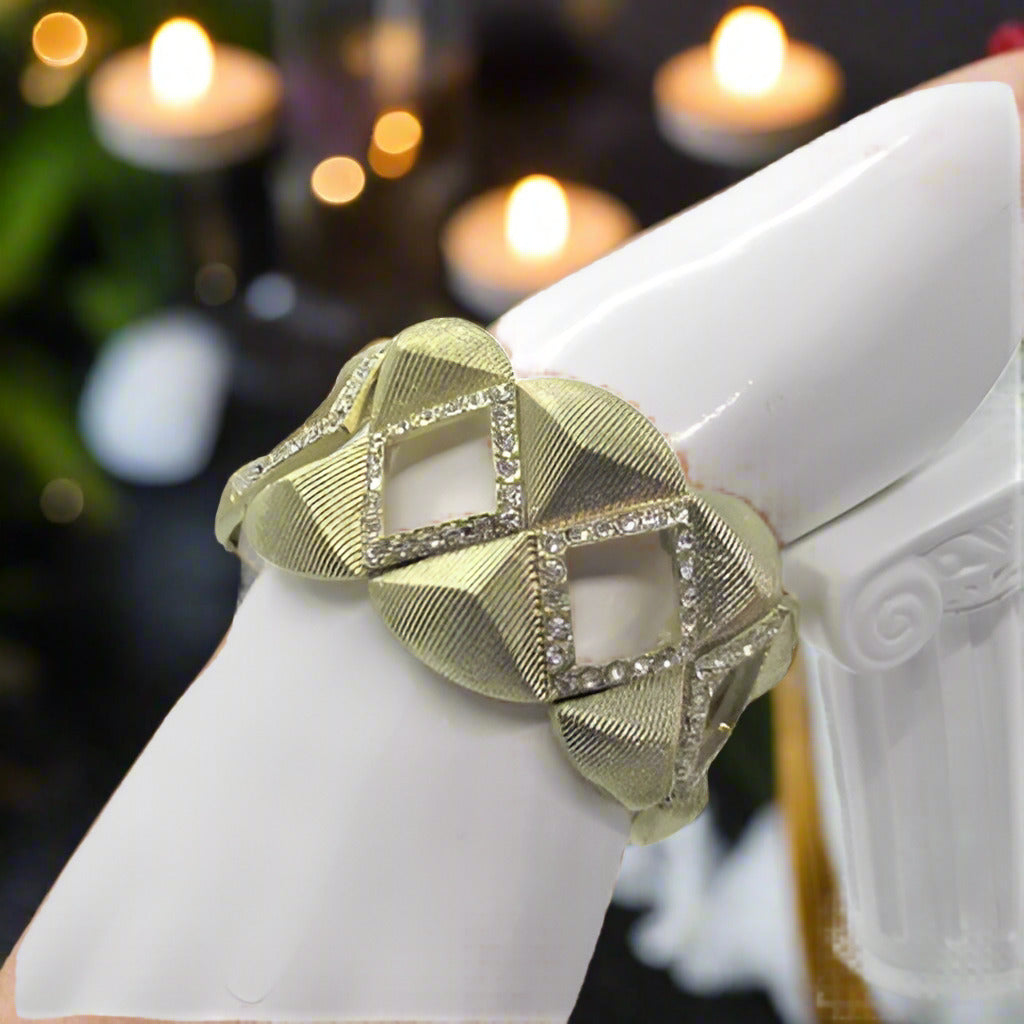 https://www.artistryjewelry.net/products/rhinestone-bracelet