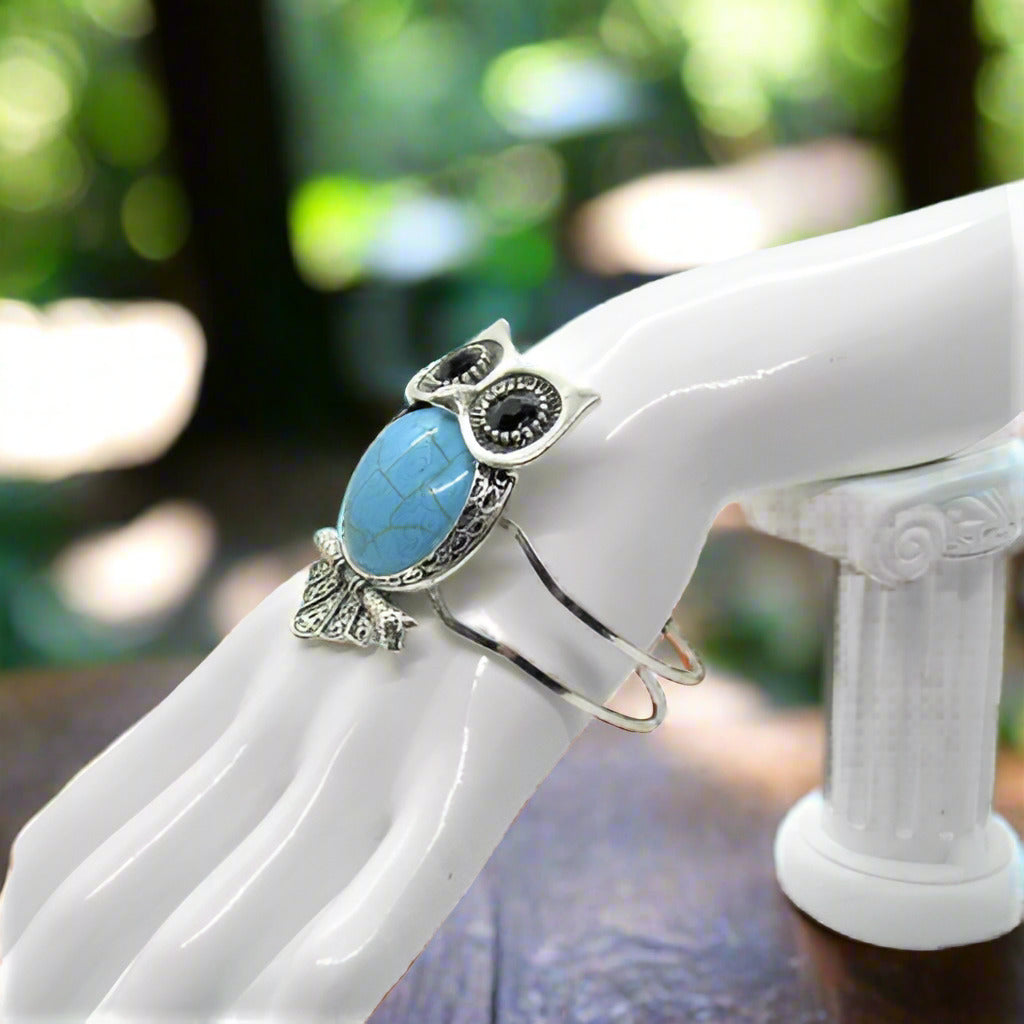 https://www.artistryjewelry.net/products/fantastic-owl-bracelet