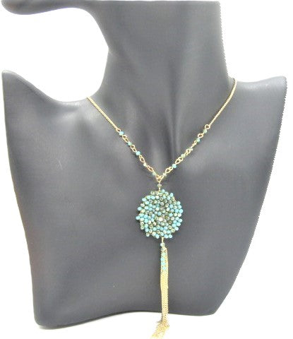 https://www.artistryjewelry.net/products/lovely-long-green-crystal-necklace