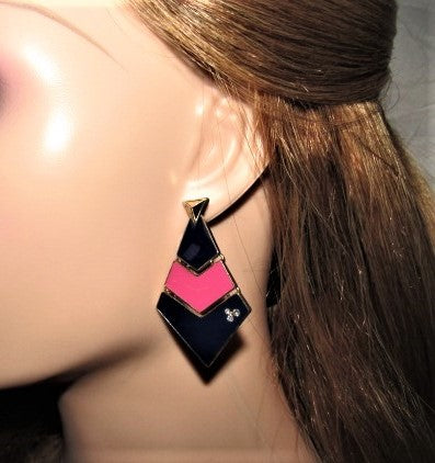 https://www.artistryjewelry.net/products/fantastic-blue-and-pink-earrings