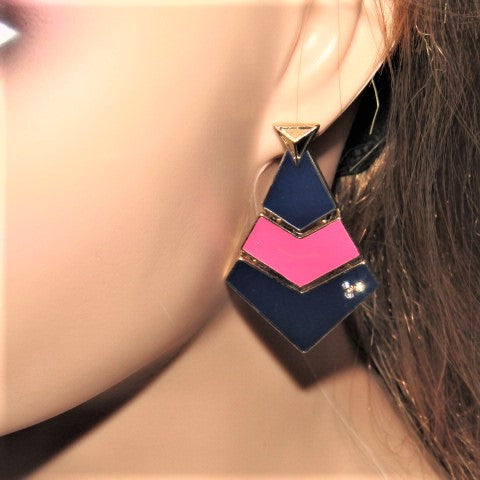 https://www.artistryjewelry.net/products/fantastic-blue-and-pink-earrings