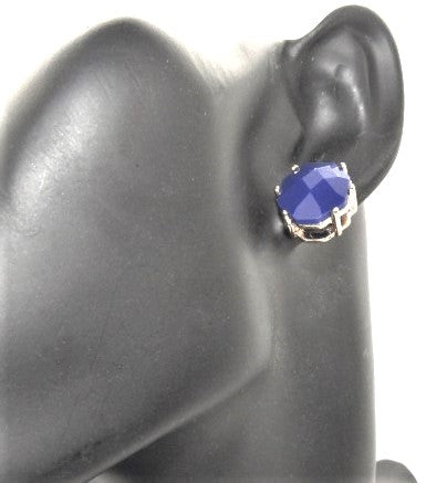 https://www.artistryjewelry.net/products/stunning-blue-studs