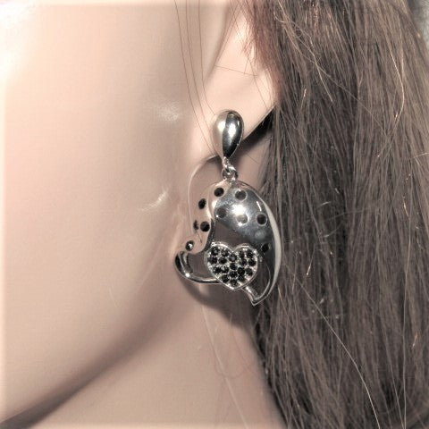 https://www.artistryjewelry.net/products/double-crystal-heart-earrings