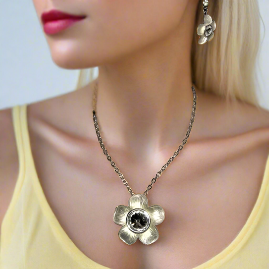 Lovely Yellow Flower Necklace Set