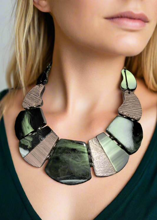 Fantastic Green and Gold Graduated Necklace Set