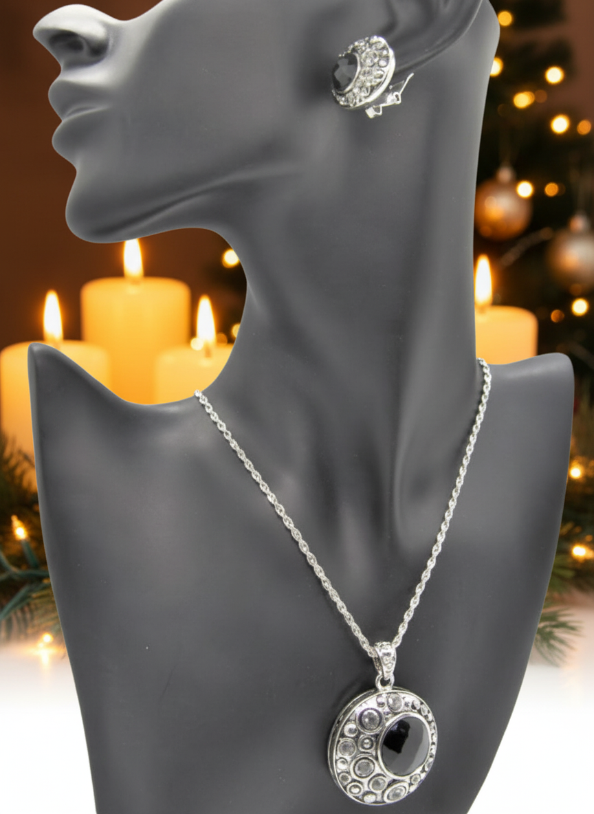 Elegant Black and Silver Necklace Set