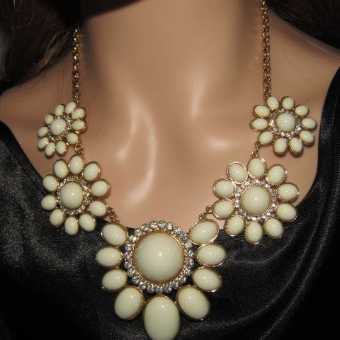 https://www.artistryjewelry.net/products/ivory-flowers-galore