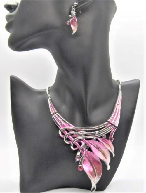 Rhinestones and Leaves Necklace Set