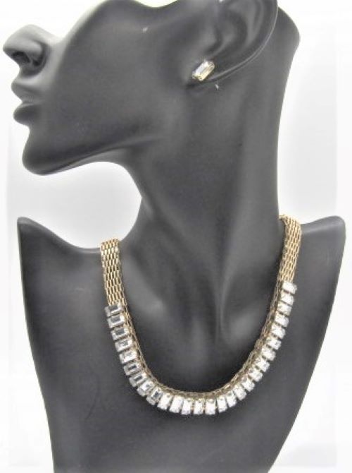 Lovely Rhinestones and Gold Necklace Set