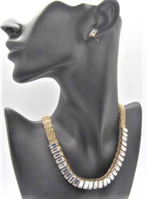 Lovely Rhinestones and Gold Necklace Set