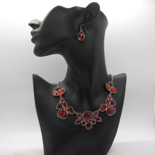 Lovely Red and Silver Necklace Set