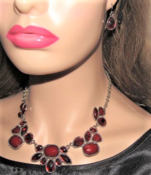 Lovely Red and Silver Necklace Set