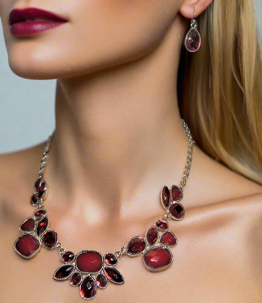 Lovely Red and Silver Necklace Set