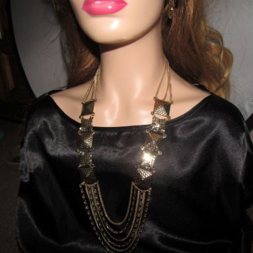 Golden Treasure Necklace Set