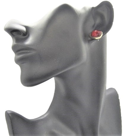 https://www.artistryjewelry.net/products/fiery-red-studearrings