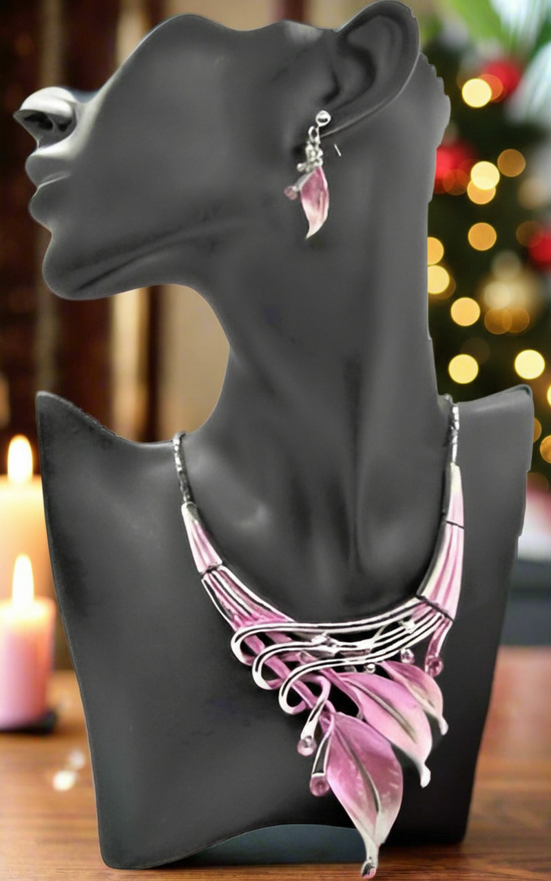 Rhinestones and Leaves Necklace Set