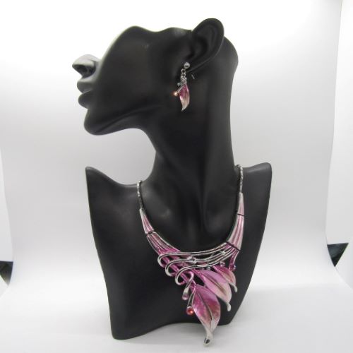 Rhinestones and Leaves Necklace Set