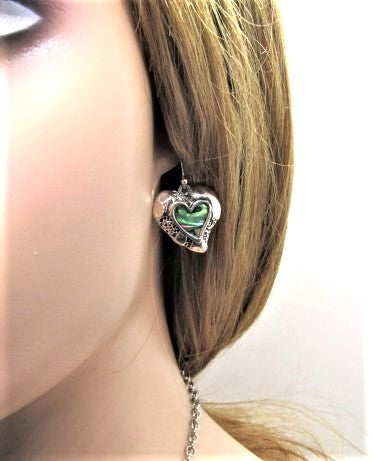 https://www.artistryjewelry.net/products/i-give-you-my-heart-necklace-set