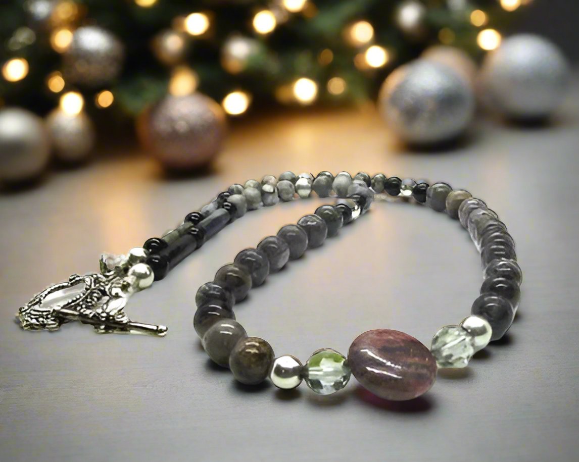https://www.artistryjewelry.net/products/gorgeous-red-sesame-necklace