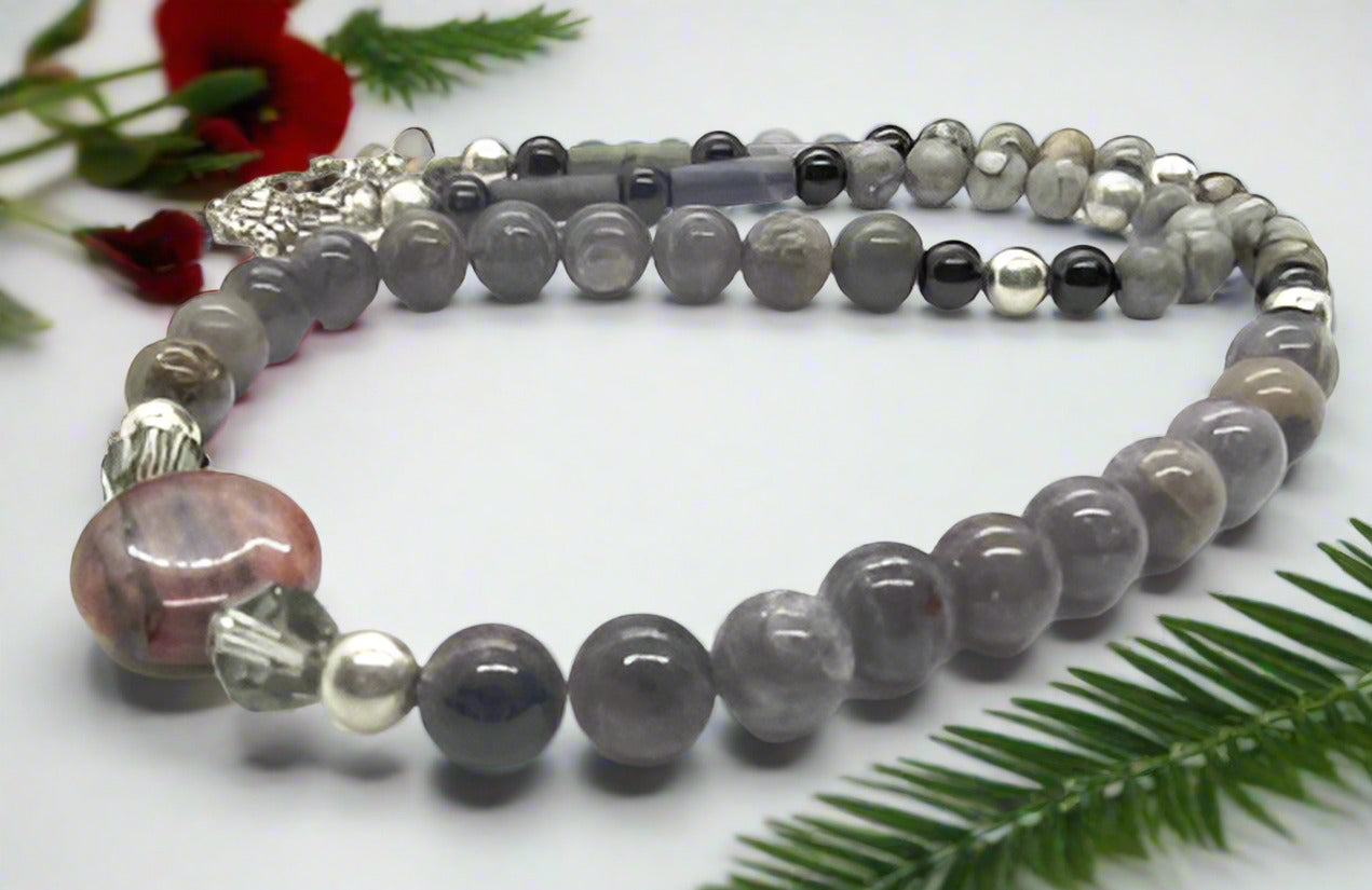 https://www.artistryjewelry.net/products/gorgeous-red-sesame-necklace