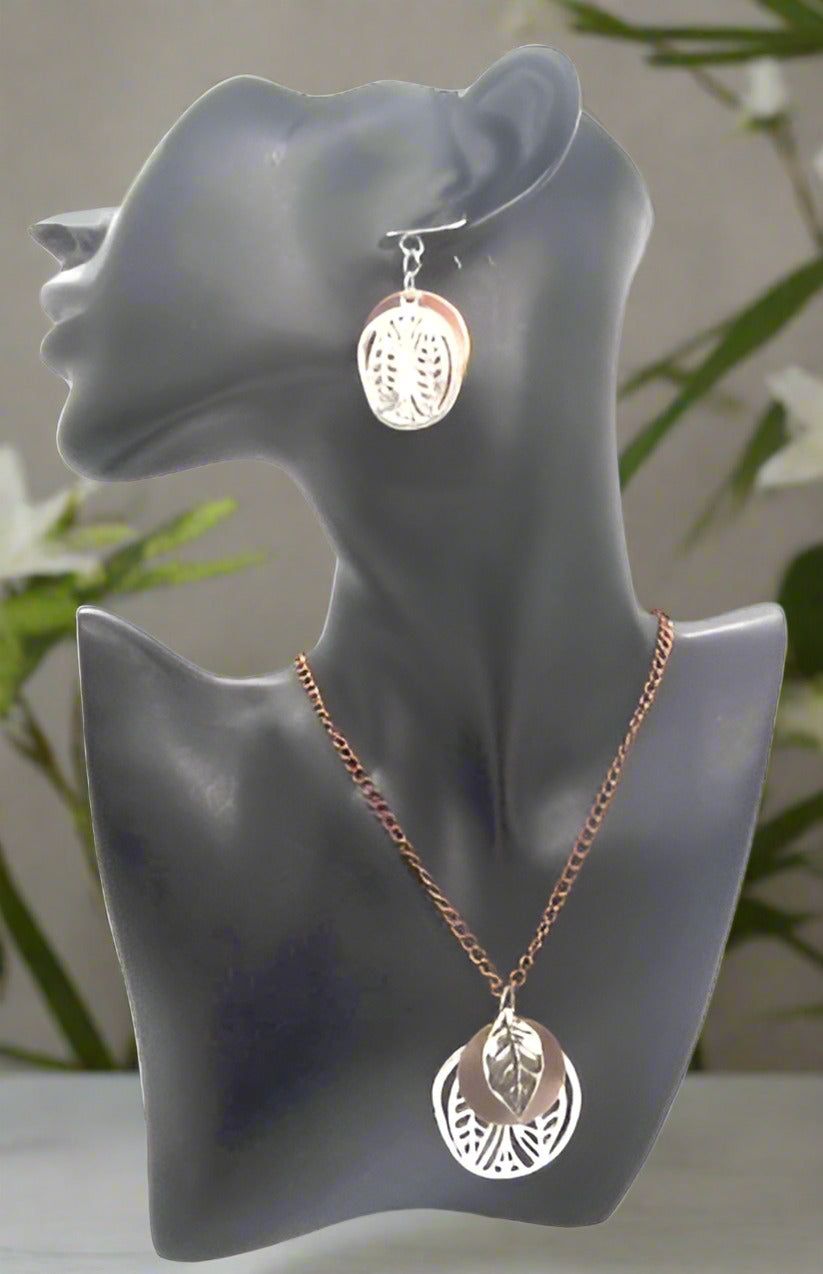 https://www.artistryjewelry.net/products/charming-copper-leaves-necklace-set