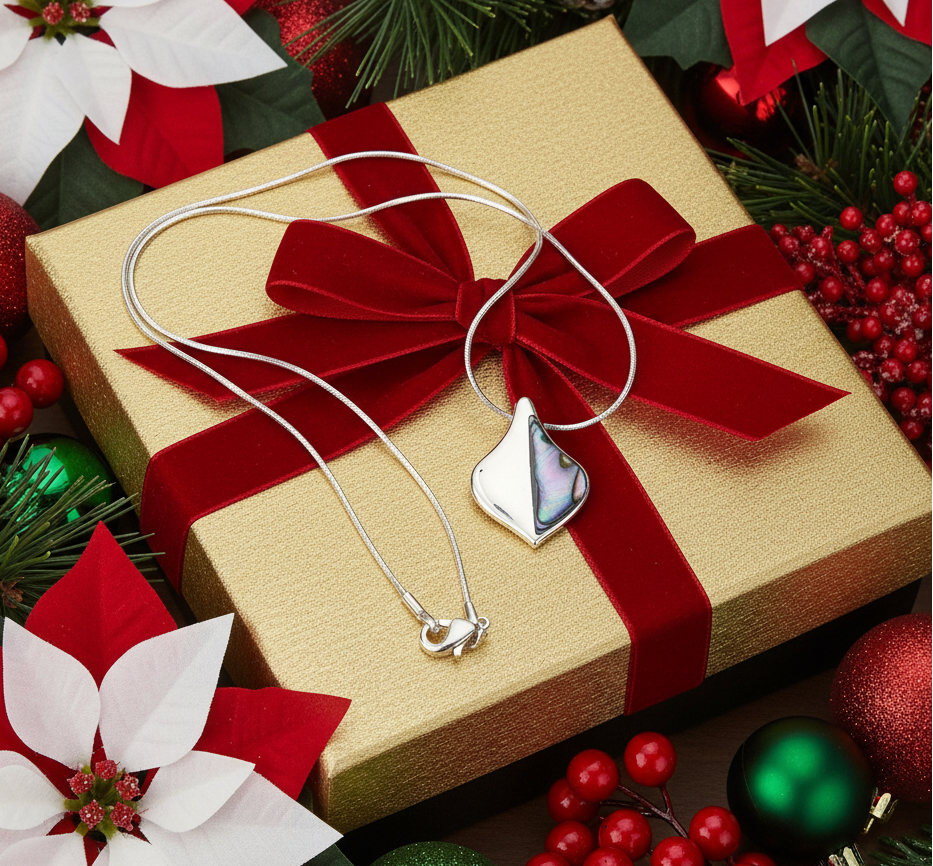 Lovely Paua Leaf Necklace-A