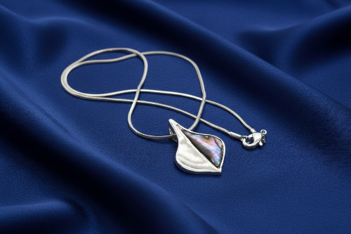 Lovely Paua Leaf Necklace-B