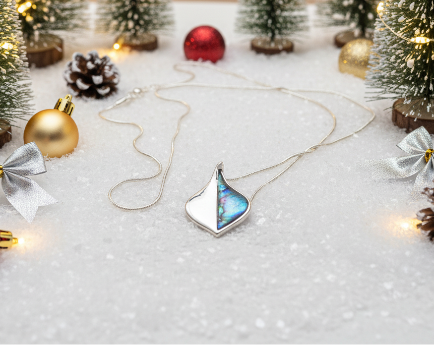 Lovely Paua Leaf Necklace-B