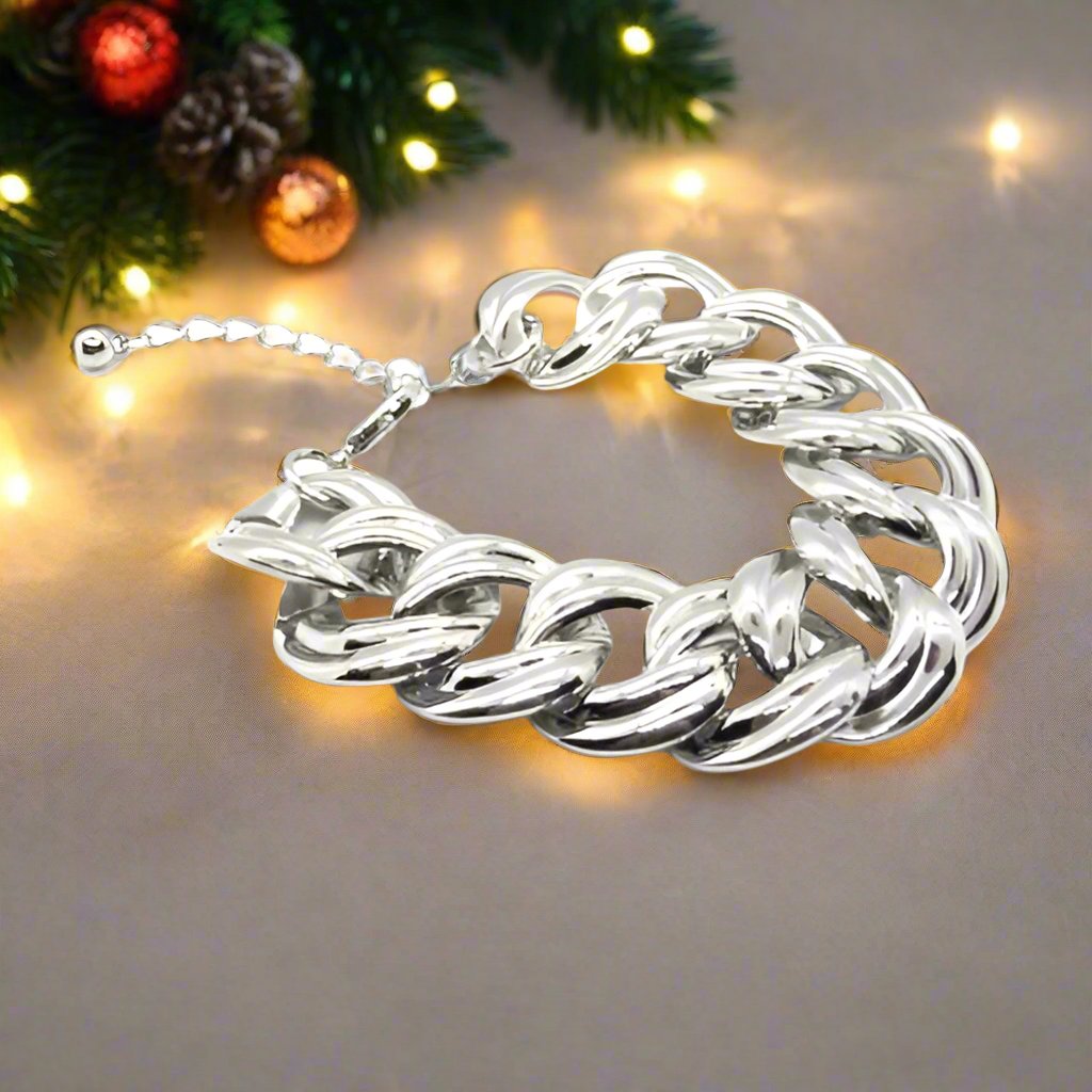 https://www.artistryjewelry.net/products/beautiful-silver-chain-bracelet