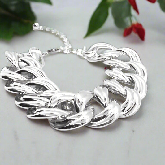 https://www.artistryjewelry.net/products/exciting-chunky-chain-bracelet