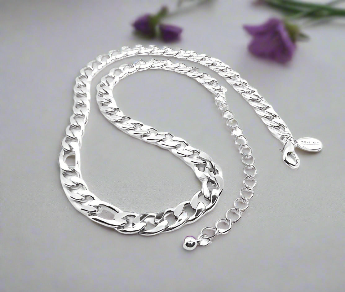 https://www.artistryjewelry.net/products/exciting-silver-chain-necklace