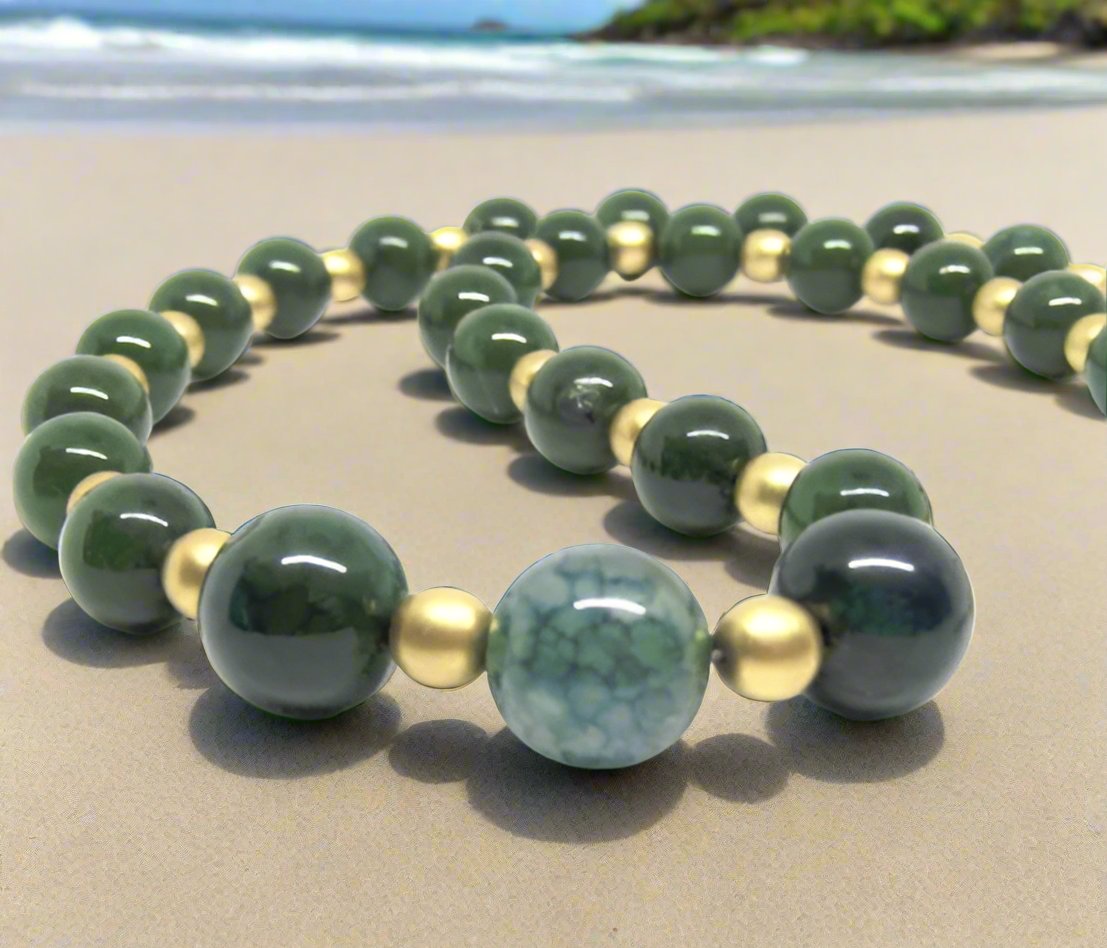 https://www.artistryjewelry.net/products/beautiful-evergreen-delight-necklace