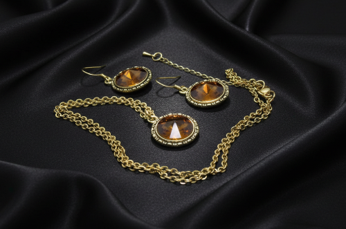 Attractive Smokey Brown and Gold Chain Necklace Set