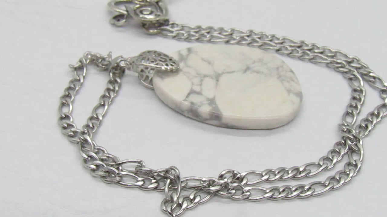 https://www.artistryjewelry.net/products/lovely-figaro-howlite-chain-necklace
