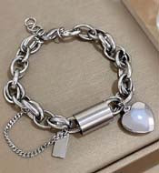 https://www.artistryjewelry.net/products/exciting-silver-heart-and-chain-bracelet